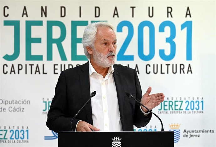 El primer teniente de alcaldesa en el Ayuntamiento de Jerez, Agustín Muñoz, en rueda de prensa.