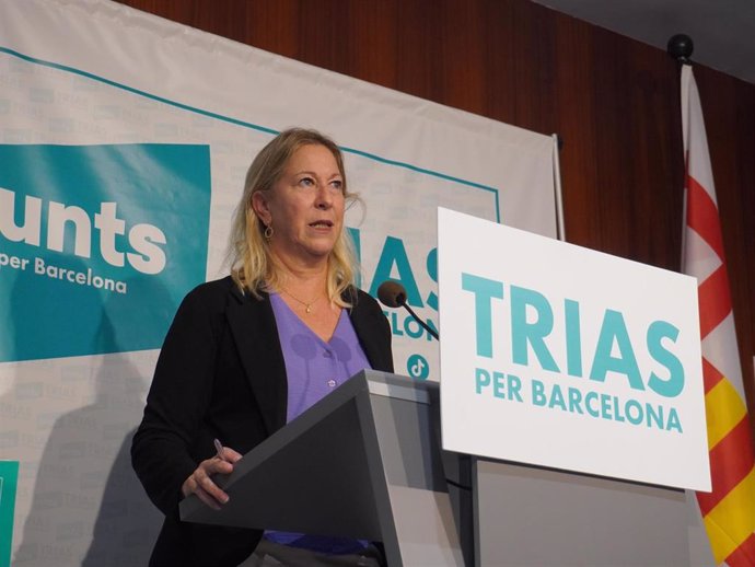 La portavoz de Junts en Barcelona, Neus Munté, en rueda de prensa este lunes.