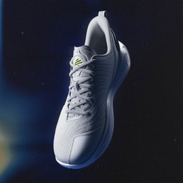 Under Armour lanza las Curry 12 'Gravity', inspiradas en la fuerza que rodea a la estrella de los Warriors.
