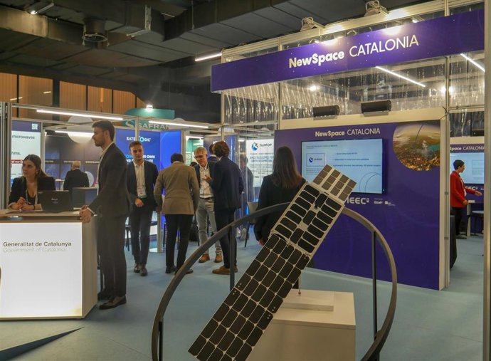 El estand NewSpace Catalunya en el IAC de Milán (Italia)