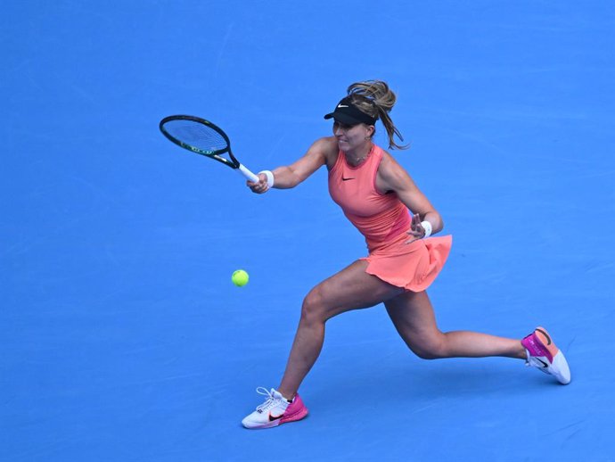 Tenis.-La tenista española Paula Badosa arranca con remontada y victoria su andadura en el torneo de Ningbo