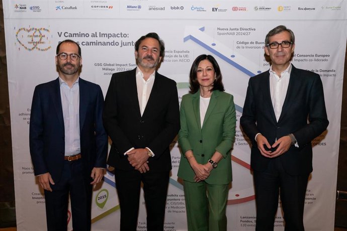 José Luis Ruiz de Munain, director general de SpainNAB;  José Moncada, vicepresidente de SpainNAB; Ángela Pérez, presidenta de Cofides; Eugenio Solla, presidente de SpainNAB.