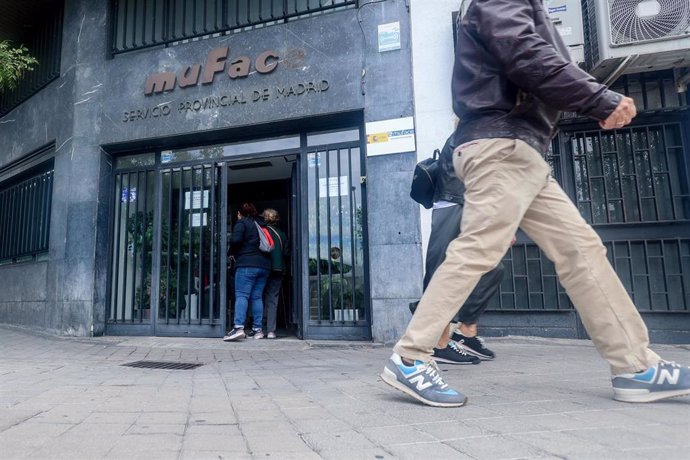 Fachada de un edificio de Muface, en Avenida de Pablo Iglesias, a 11 de octubre de 2024, en Madrid (España). 