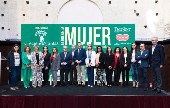 Autoridades en la inauguración del Congreso 'Creciendo Juntas'.