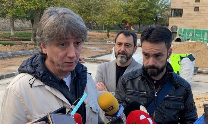 Las obras del interior del parque de Santa Clara en Soria movilizan 878.000 euros. En la foto, el alcalde de Soria, Carlos Martínez.