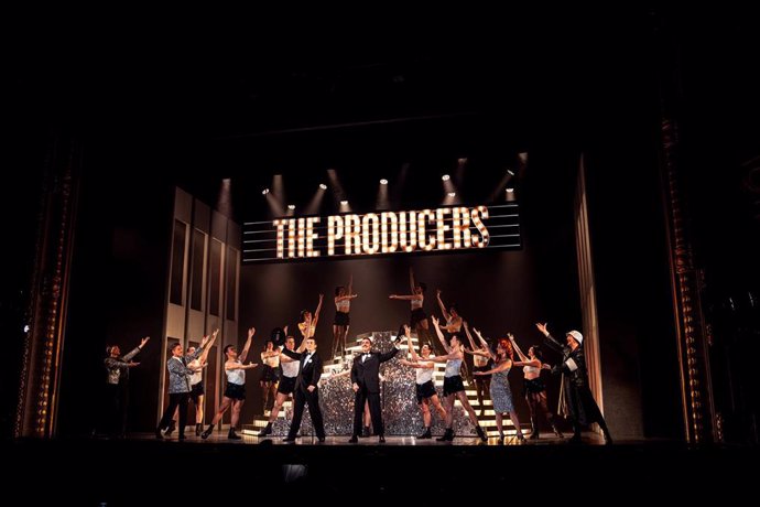 Archivo - Artistas del elenco durante el estreno del musical ‘The Producers’, en el Teatro Alcalá, a 7 de marzo de 2024, en Madrid (España). 