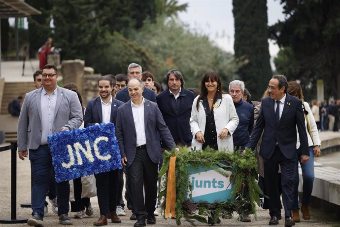 Ofrenda floral de Junts en la tumba de Lluís Companys