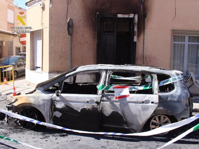 La Guardia Civil detiene a un hombre por quemarle el coche a su excuñada en Novelda (Alicante).