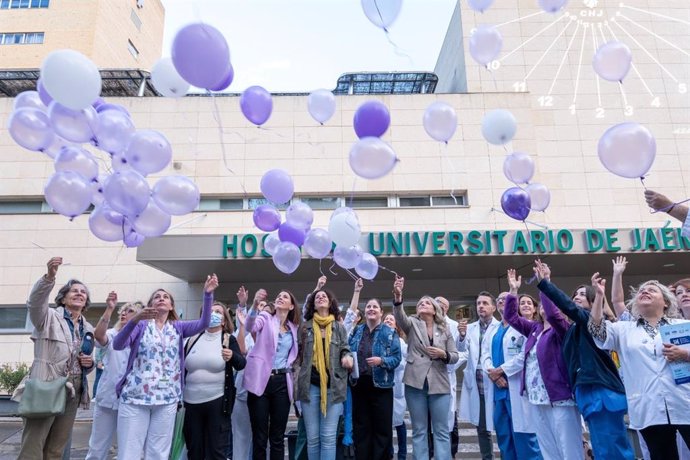 Suelta de globos con motivo del Día Internacional de la muerte Perinatal y Neonatal.