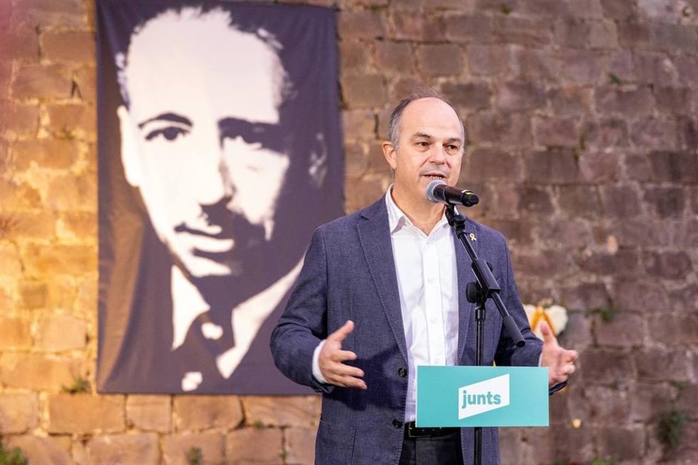 El secretario general de Junts, Jordi Turull, en un homenaje en el lugar donde Companys fue fusilado, en el Fossat de Santa Eullia del Castell de Montjuc, coincidiendo con el 84 aniversario de su asesinato, a 15 de octubre de 2024