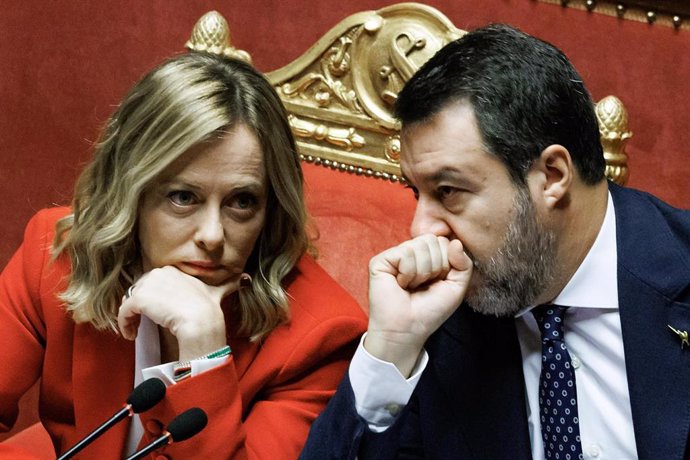 La primera ministra de Italia, Giorgia Meloni, y el ministro de Transportes, Matteo Salvini