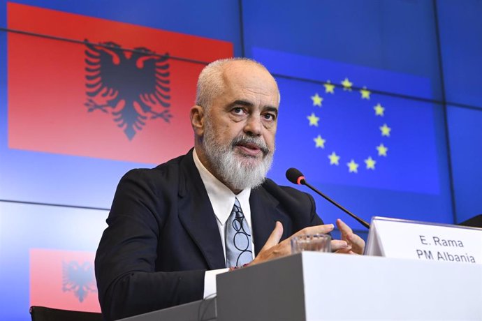 Edi Rama, primer ministro de Albania, comparece ante los medios en Luxemburgo