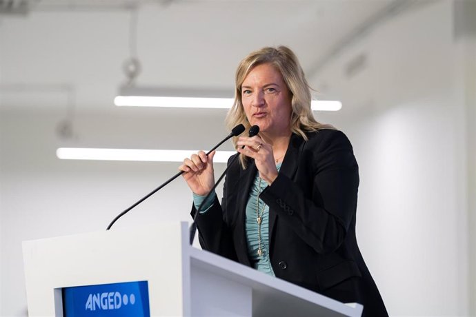 La presidenta de Anged, Matilde García, interviene durante la clausura de la Asamblea Anual de la Asociación Nacional de Grandes Empresas de Distribución 