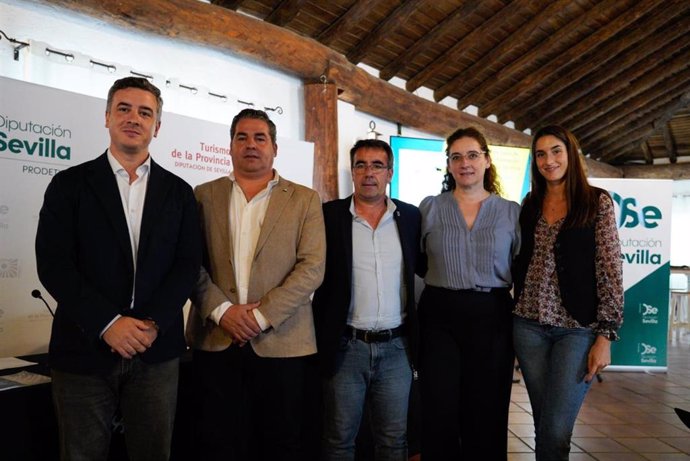 Presentación en unas jornadas del plan de inmersión digital del sector turístico en la Doñana sevillana.