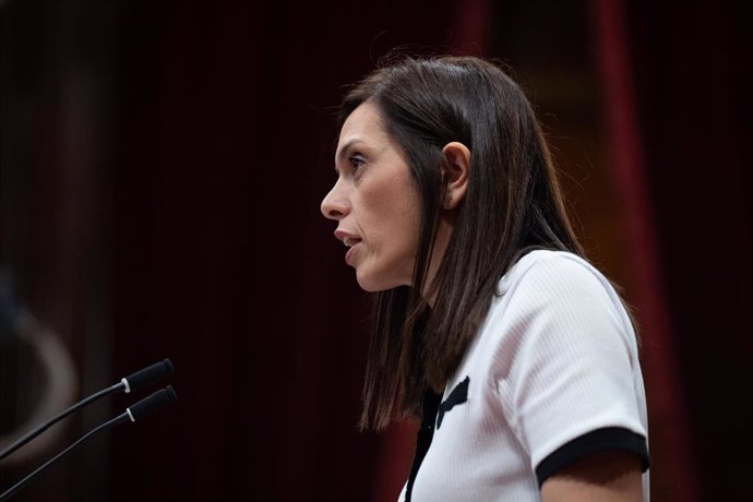 La portavoz del PSC-Units, Elena Díaz, interviene en el Debate de Política General en el Parlament