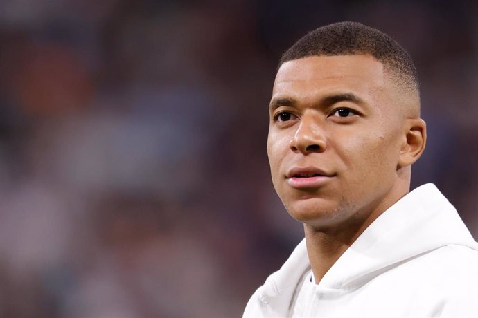 El delantero francés Kylian Mbappé, en un calentamiento antes de un partido con el Real Madrid.