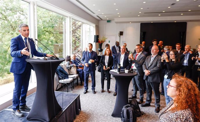 El consejero de Agricultura, Ganadería y Pesca del Gobierno de Canarias, Narvay Quintero, en un encuentro en Bruselas junto a la delegación de Canarias para demandar más apoyo de la UE a las RUP