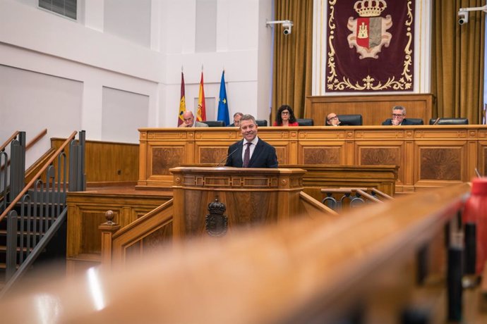 El presidente de Castilla-La Mancha, Emiliano García-Page, en el debate sobre el estado de la región.