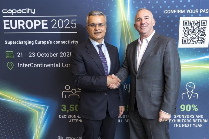 Tarun Tyagi (izquierda), vicepresidente senior de DAMAC para el negocio internacional, y Brian Betel (derecha), responsable de inversión inmobiliaria directa en ActivumSG