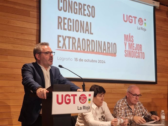 El secretario general de UGT, Jesús Izzquierdo, participa en el Congreso Regional Extraordinario del sindicato