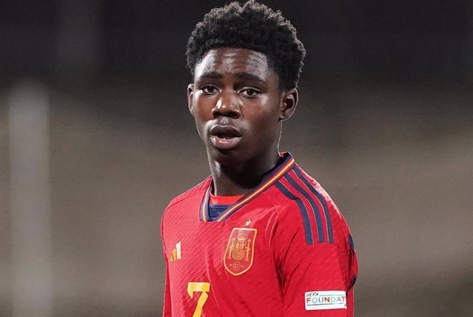 Elijah Gift con la selección española Sub-19