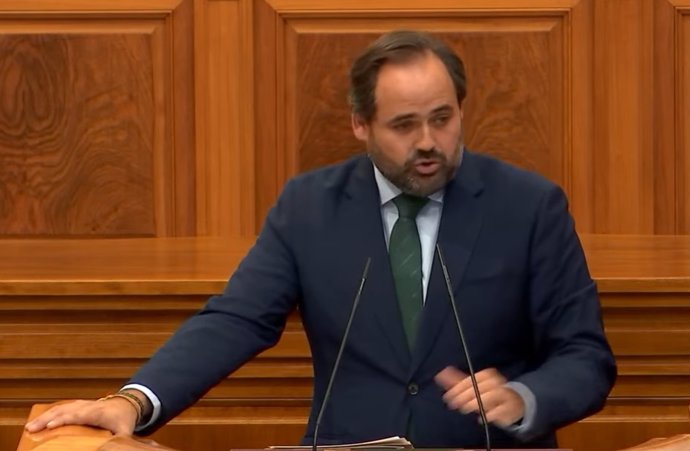 El presidente del PP de Castilla-La Mancha, Paco Núñez, durante su intervención en el Debate del Estado de la Región.