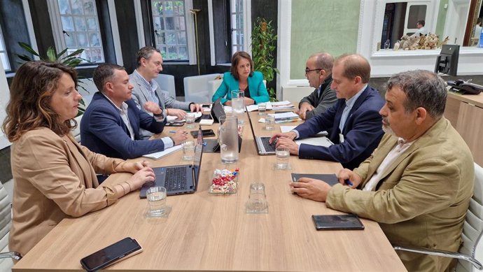 Reunión entre la Consejería de Sostebilidad y Medio Ambiente y WWF España.