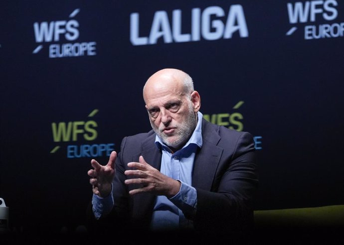 El presidente de LaLiga, Javier Tebas, durante su intervención en la World Football Summit. A 18 de septiembre de 2024, en Sevilla (Andalucía, España). Este miércoles, en el marco de World Football Summit, Javier Tebas, presidente de LALIGA, ha participad