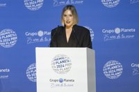 Beatriz Serrano, finalista del Premio Planeta 2024 con 'Fuego en la garganta'