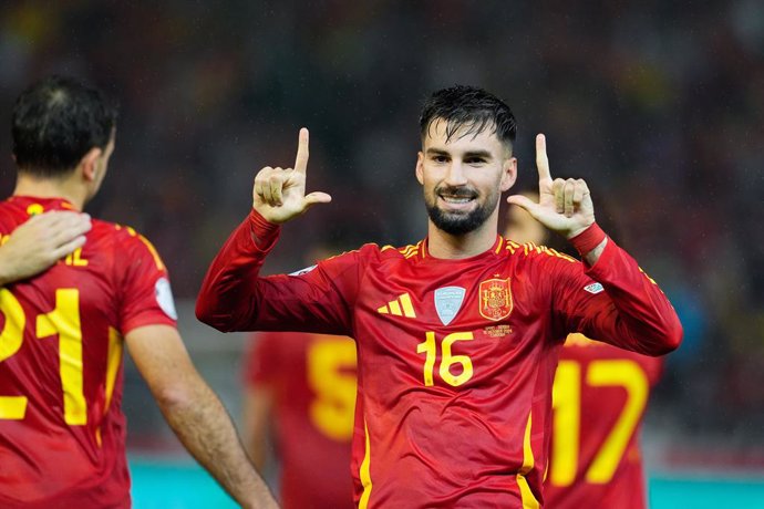 Alex Baena of Spain celebrates a goal during the UEFA Nations League 2024/25 League A Group A4 match between Spain and Serbia at Nuevo Arcangel stadium on October 15, 2024, in Cordoba, Spain.