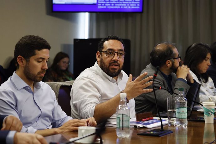 Valparaiso, 15 de octubre 2024. El ministro de educacion Nicolas Cataldo participa de la comision de educacion de la Camara de Diputados en donde se discute el proyecto que crea un nuevo instrumento de financiamiento publico para estudios