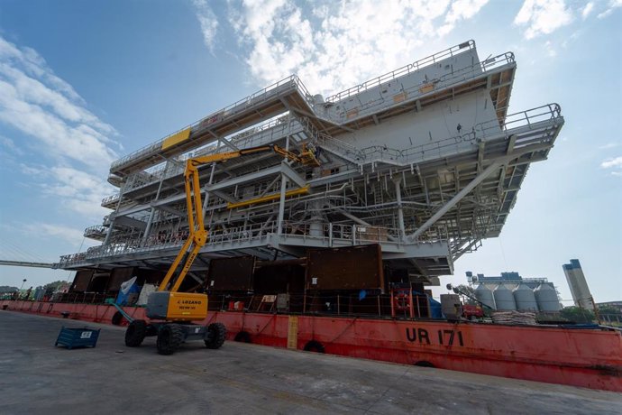 Archivo - Imagen de archivo de la megaestructura de Tecade en el Puerto de Sevilla.