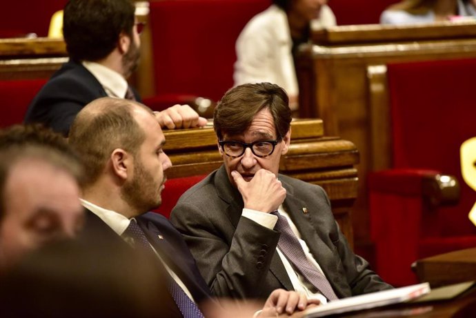 El presidente de la Generalitat, Salvador Illa, en el pleno de este miércoles en el Parlament