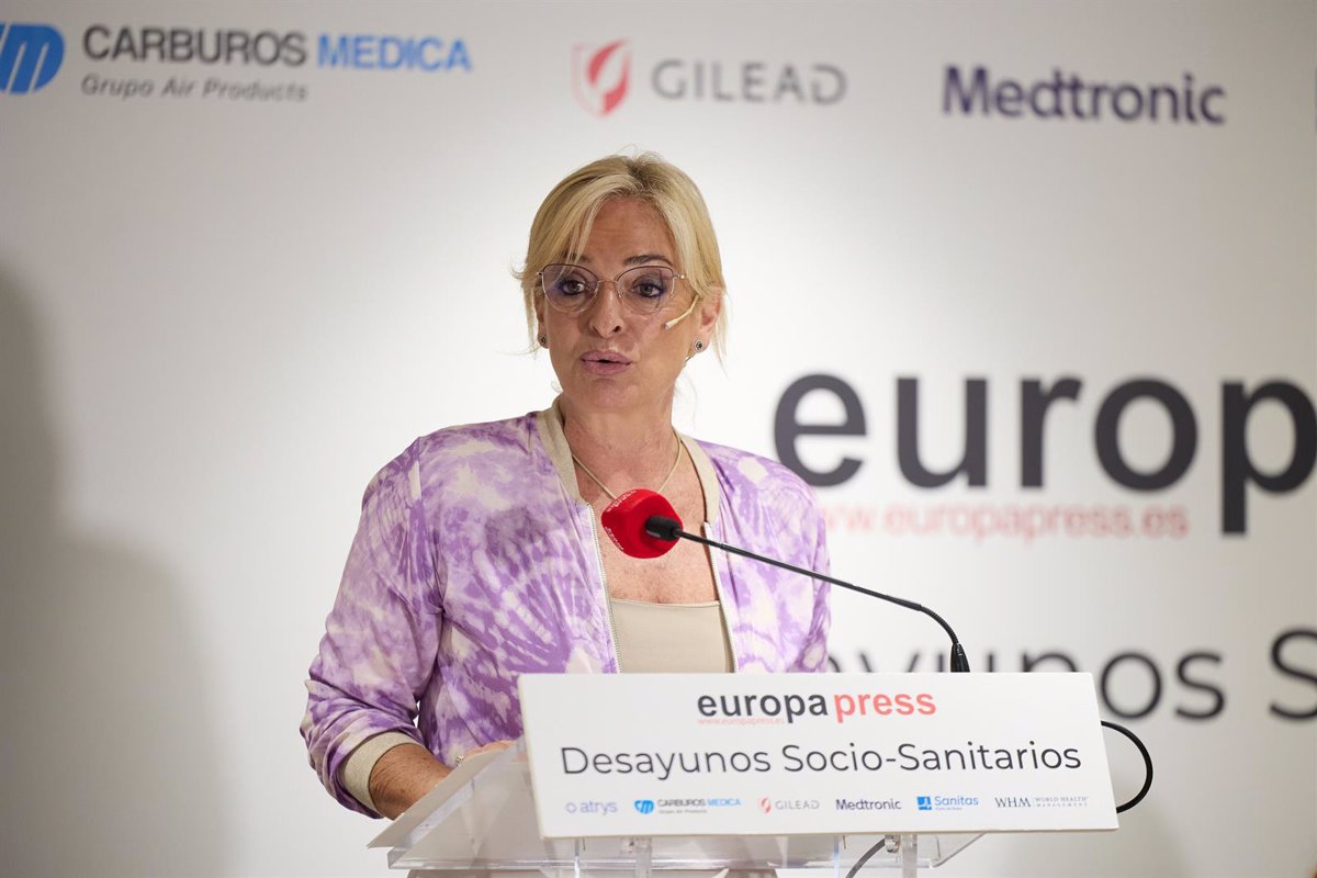 Canarias se declara  transparente  para el Gobierno y cifra en 30 millones el sobrecoste sanitario por la inmigración