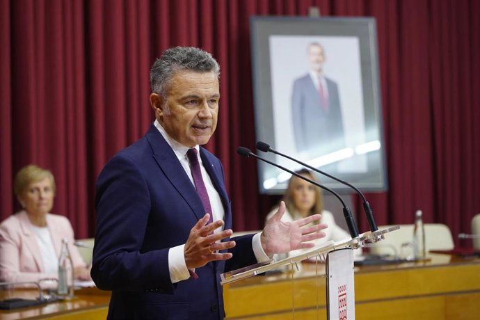 El alcalde de Logroño, Conrado Escobar, durante su intervención en la primera jornada del Debate sobre el Estado de la Ciudad