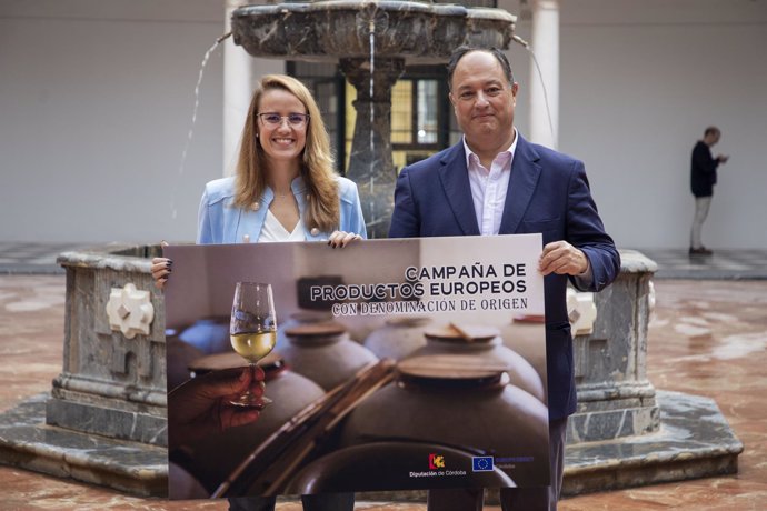 La delegada de Juventud, Sara Alguacil, en la presentación de la campaña de productos europeos con denominación de origen.