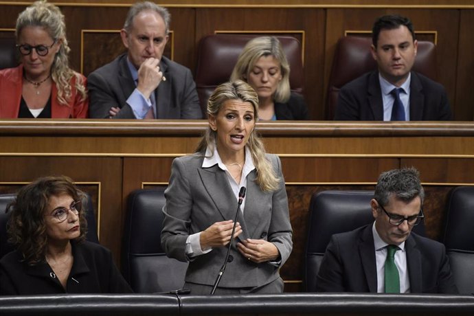 La vicepresidenta segunda y ministra de Trabajo, Yolanda Díaz, interviene durante una sesión de control al Gobierno, en el Congreso de los Diputados