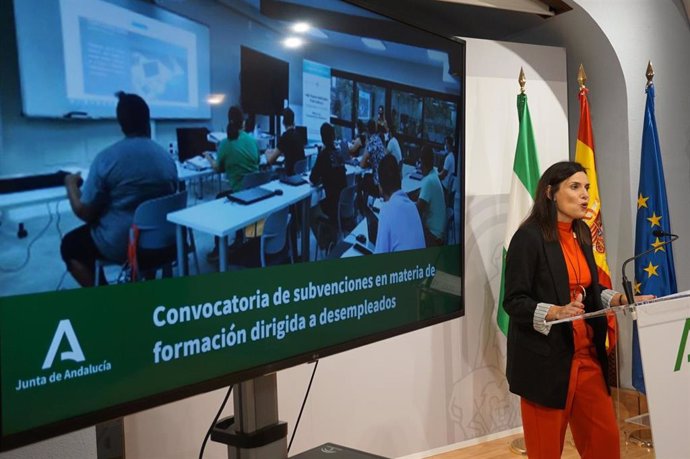 María Dolores Gálvez interviene en la presentación de la nueva línea de subvenciones de Empleo.