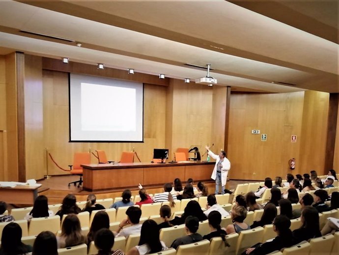 El Área Sanitaria Sur de Córdoba recibe a los estudiantes de prácticas de FP.