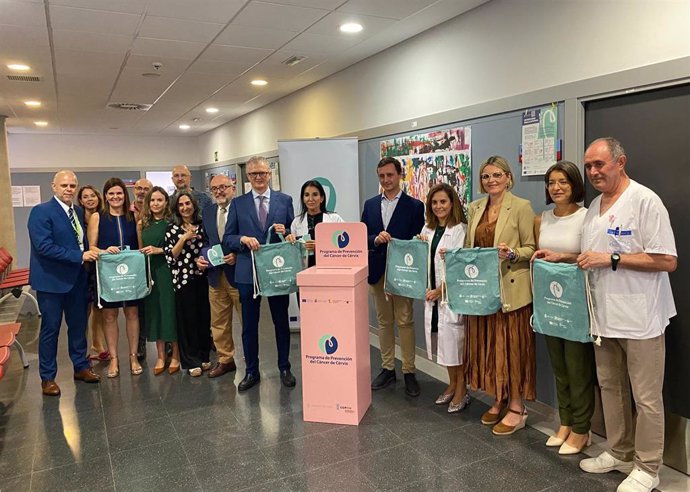 El consejero de Salud, Juan José Pedreño, visita el centro de salud de Floridablanca con motivo del inicio del cribado de cáncer de cérvix