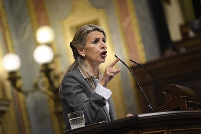 La vicepresidenta segunda y ministra de Trabajo, Yolanda Díaz, durante la interpelación urgente formulada por Vox en el Pleno del Congreso