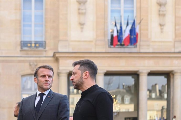 Emmanuel Macron y Volodimir Zelenski, en París.