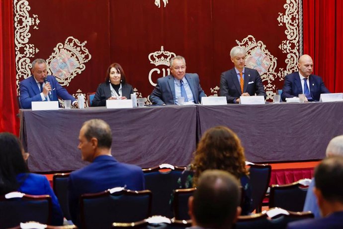 La directora General de la Feria del Libro de Guadalajara (México), Marisol Schulz; el director de Egeda, Carlos Antón; el presidente Ejecutivo de la Academia de la Diplomacia española, Santiago Velo; y el director de RRII de Funiber, Álvaro Durante.