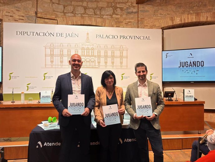 Francisca Medina en la presentación del libro 'Jugando entre recuerdos'