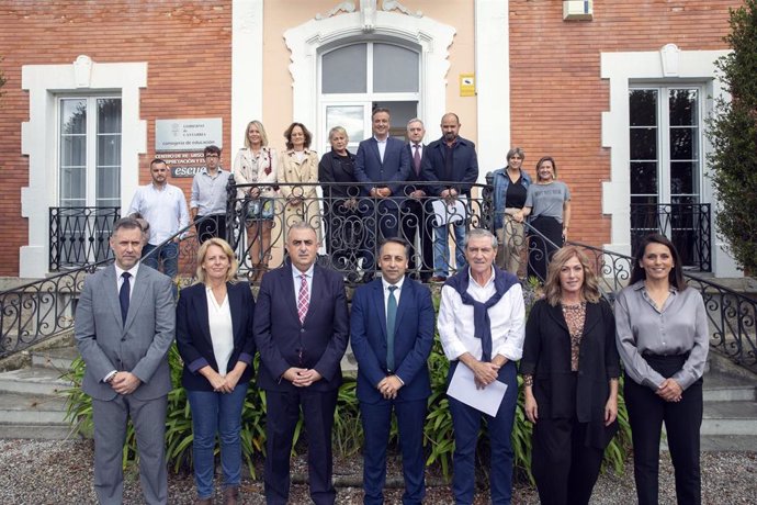 Los consejeros de Medio Ambiente, de Cultura y de Desarrollo Rural asisten en Polanco a la tercera reunión del Comité de Gobernanza del Geoparque Costa Quebrada