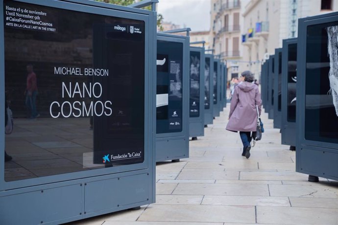 Exposición 'Nanocosmos' que puede verse en calle Alcazabilla de Málaga