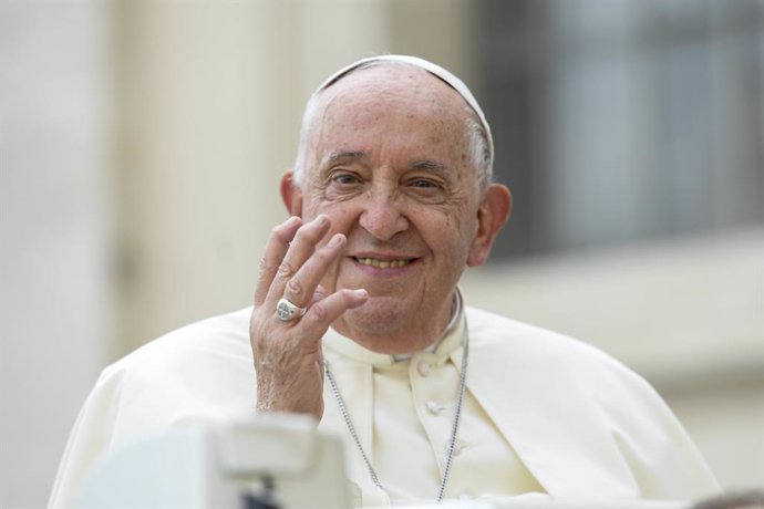 09 October 2024, Vatican, Vatican City: Pope Francis arrives for the weekly general audience at St Peter's square in The Vatican. Photo: Vatican Media/IPA via ZUMA Press/dpa