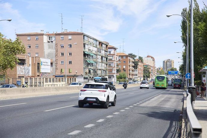 Almeida y Carabante de camino a su reunión en el Ministerio de Transportes