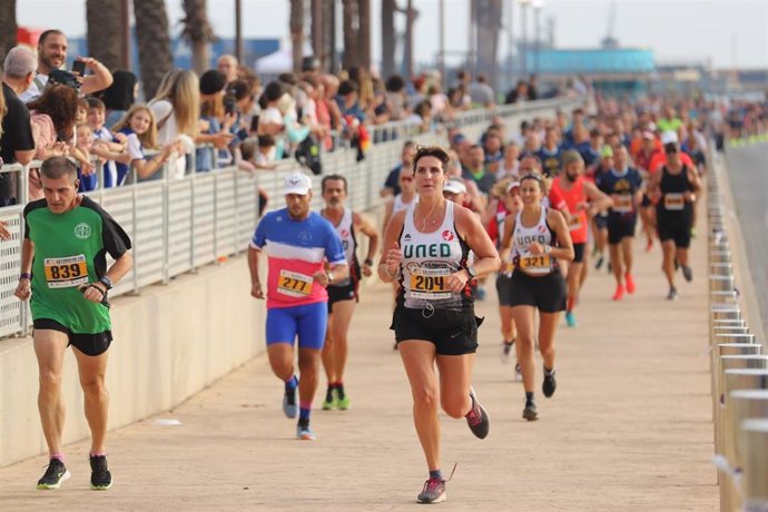 Archivo - VII edición de la Carrera Solidaria 10k Puerto de Cartagena