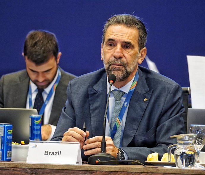 Itaipu's General Director Enio Verri speeches to the ministers of G20 during the assembly.